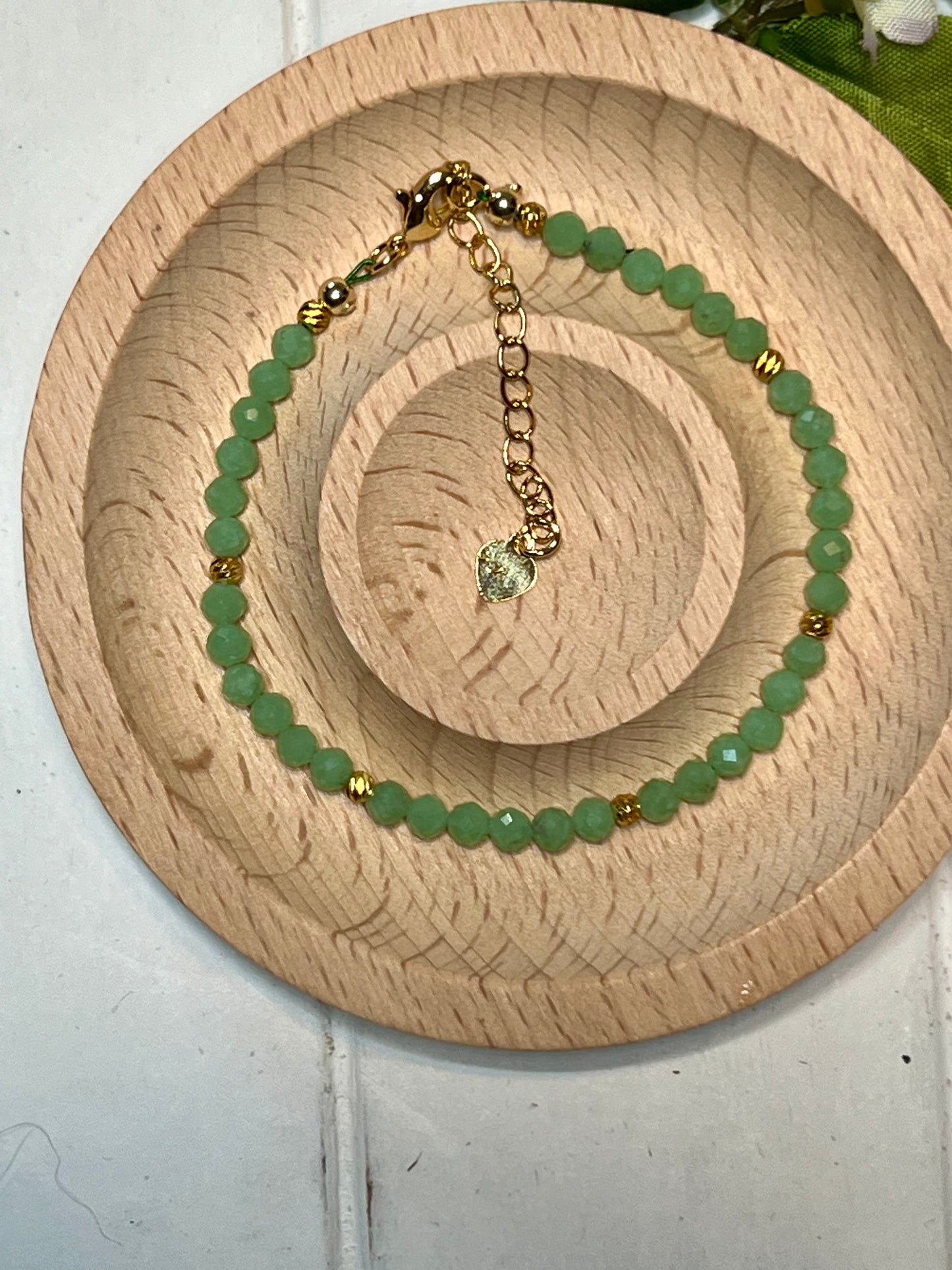 Bracelet -Jadite faceted with gold tone findings